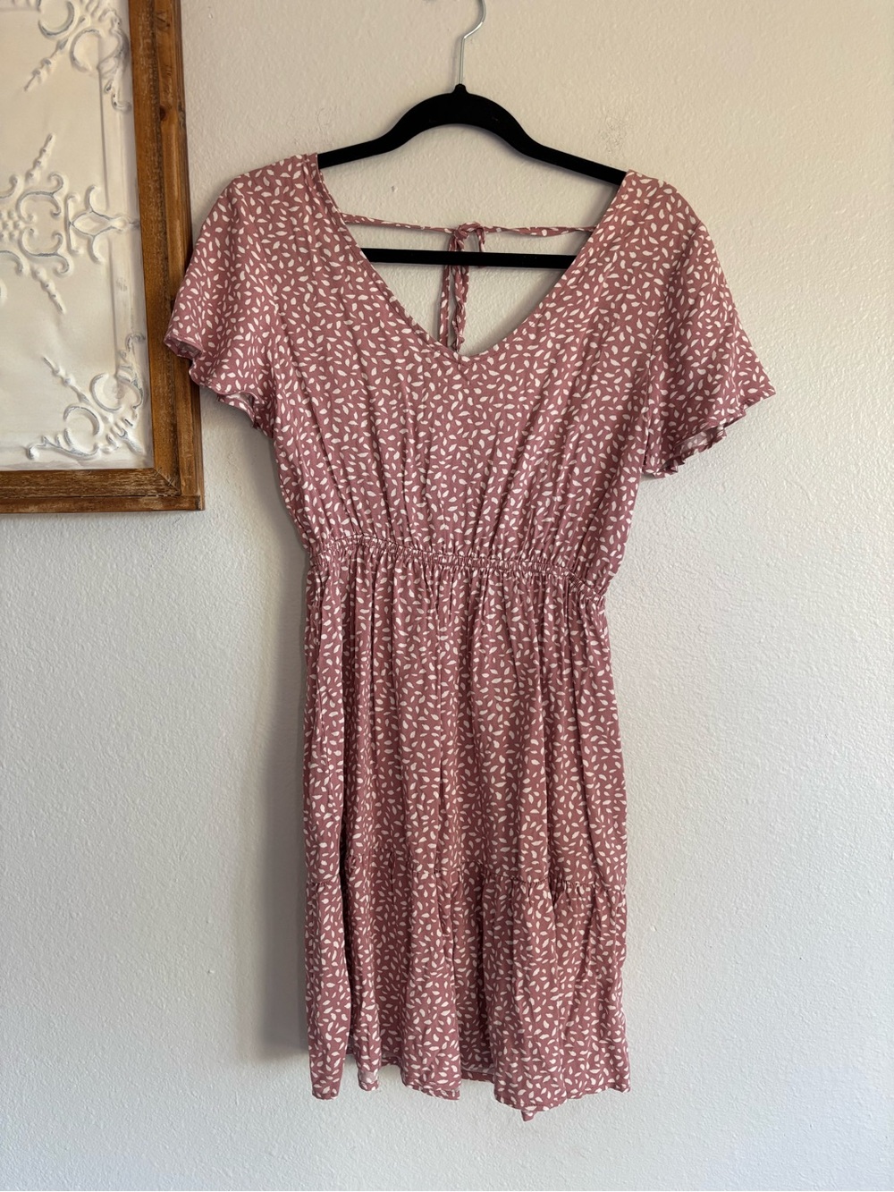 Pink Rose women sz Small dress mauve cinched waist short sleeve flowy tie v neck